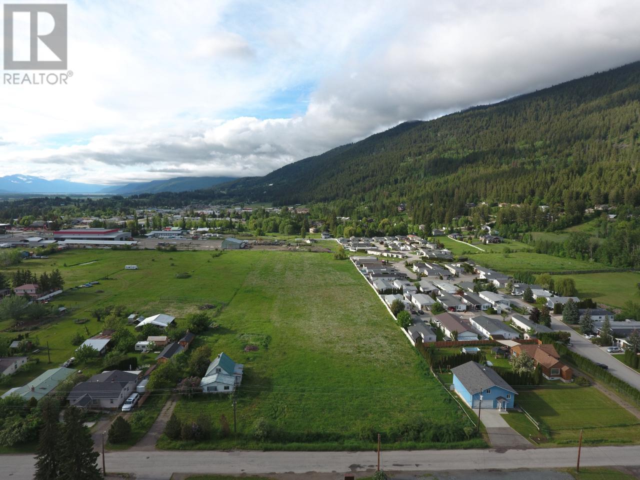 620 Devon Street, Creston, British Columbia  V0B 1G3 - Photo 3 - 2465620