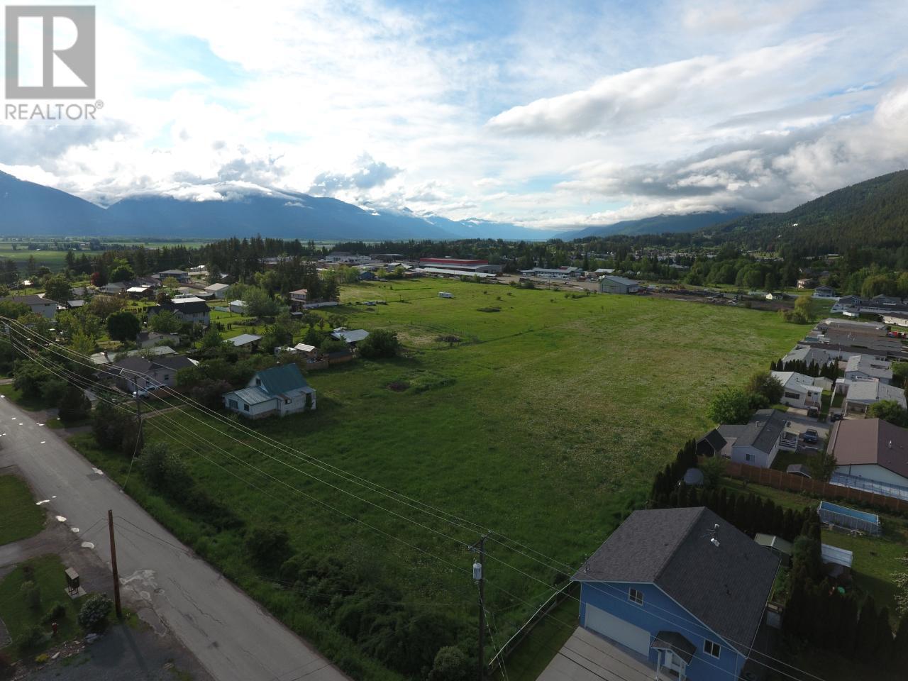 620 Devon Street, Creston, British Columbia  V0B 1G3 - Photo 6 - 2465620