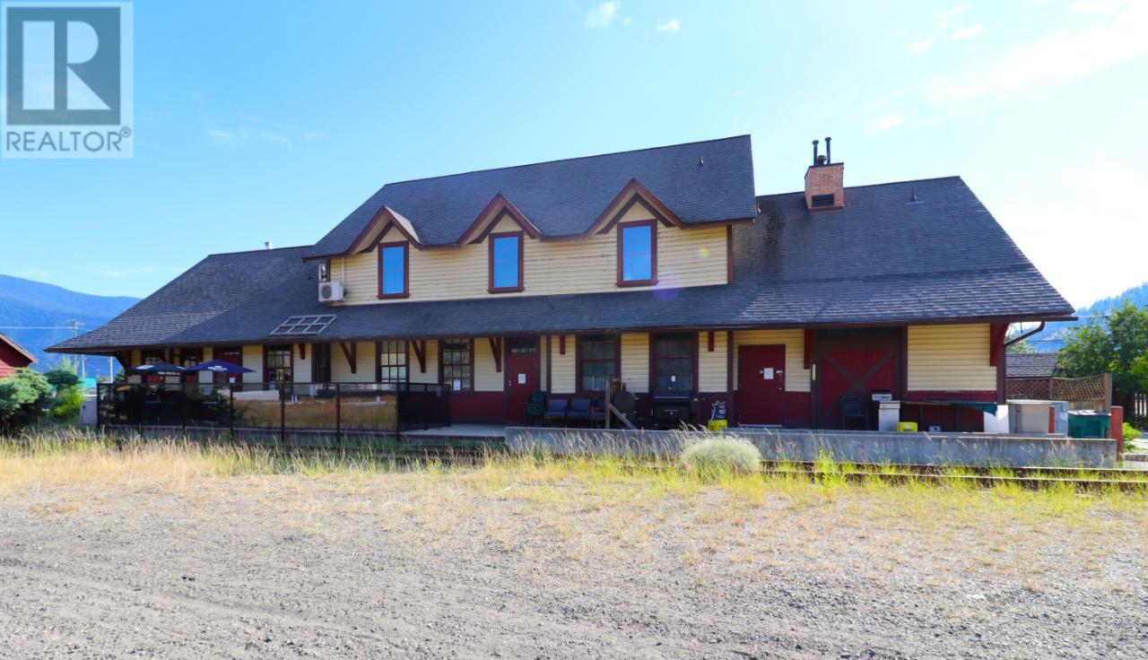 7654 Donaldson Drive, Grand Forks, British Columbia  V0H 1H2 - Photo 1 - 2468671