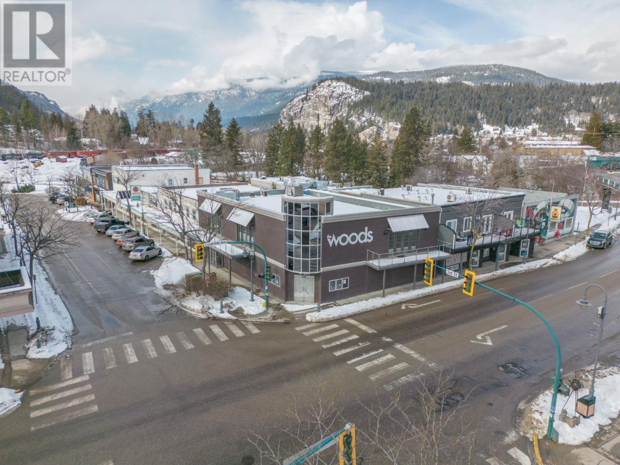 292 Columbia Avenue, Castlegar, British Columbia  V1N 1G4 - Photo 1 - 2469390
