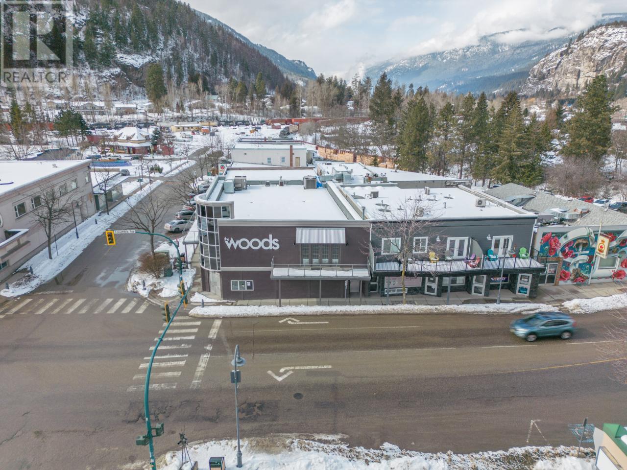 292 Columbia Avenue, Castlegar, British Columbia  V1N 1G4 - Photo 5 - 2469390