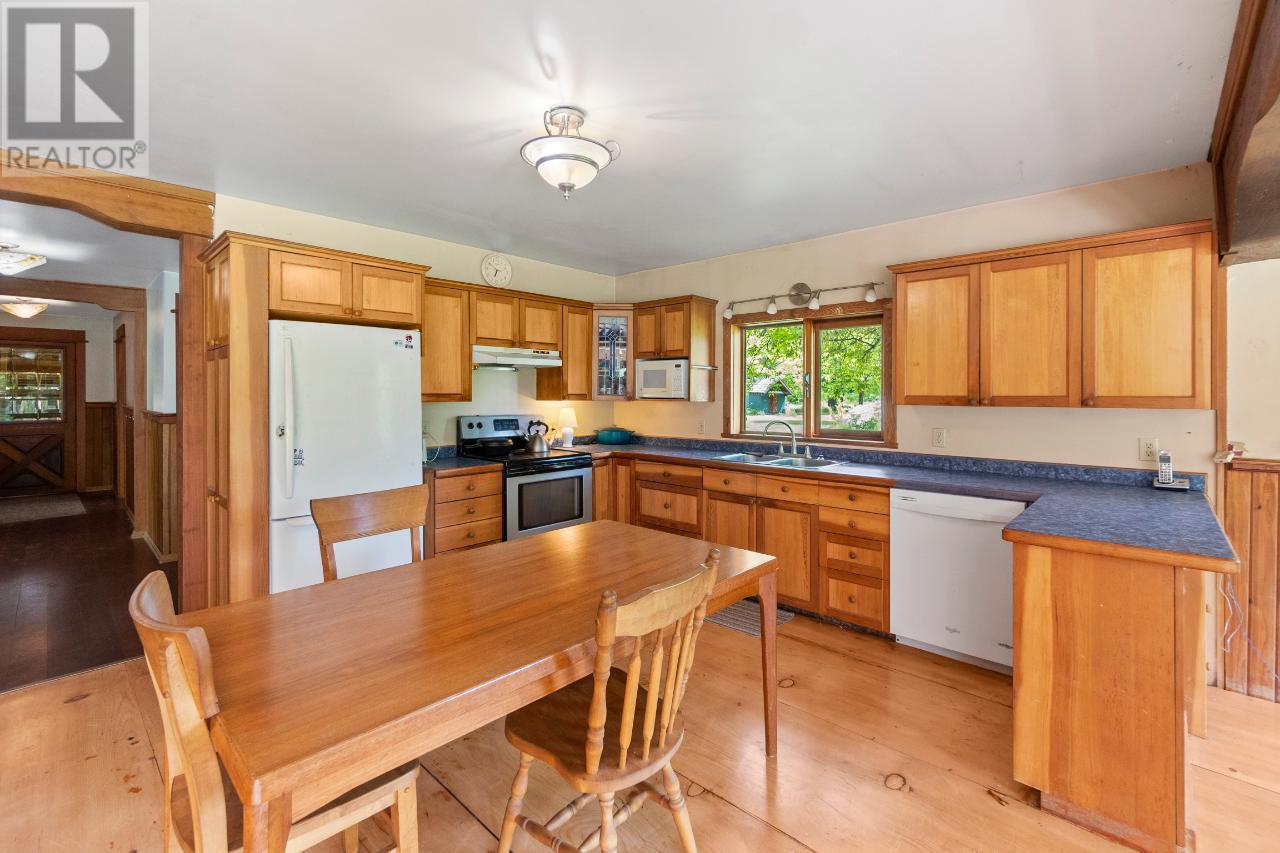 209 Lardeau River Road, Lardeau, British Columbia  V0G 1N0 - Photo 13 - 2471146
