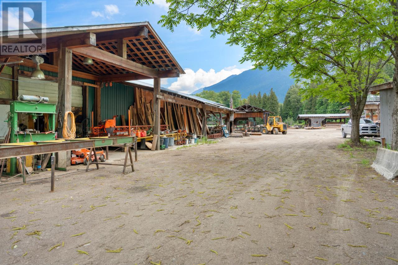 209 Lardeau River Road, Lardeau, British Columbia  V0G 1N0 - Photo 25 - 2471146