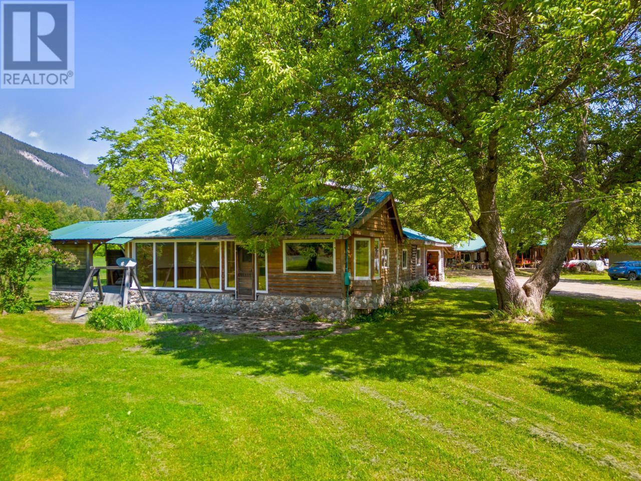 209 Lardeau River Road, Lardeau, British Columbia  V0G 1N0 - Photo 6 - 2471146