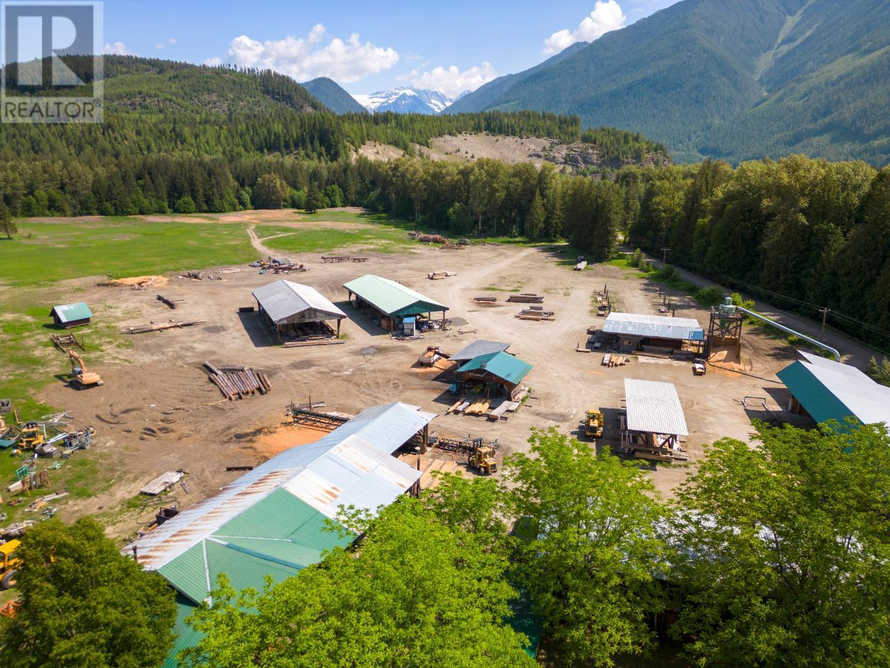 209 Lardeau River Road, Meadow Creek, British Columbia  V0G 1N0 - Photo 1 - 2471147