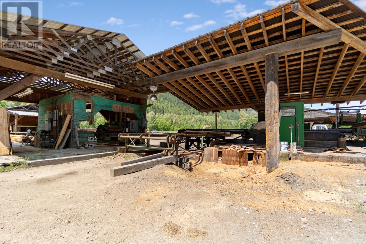 209 Lardeau River Road, Meadow Creek, British Columbia  V0G 1N0 - Photo 6 - 2471147