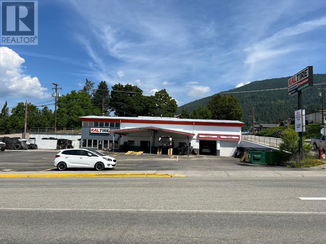 1816 Canyon Street, Creston, British Columbia  V0B 1G0 - Photo 4 - 2471582