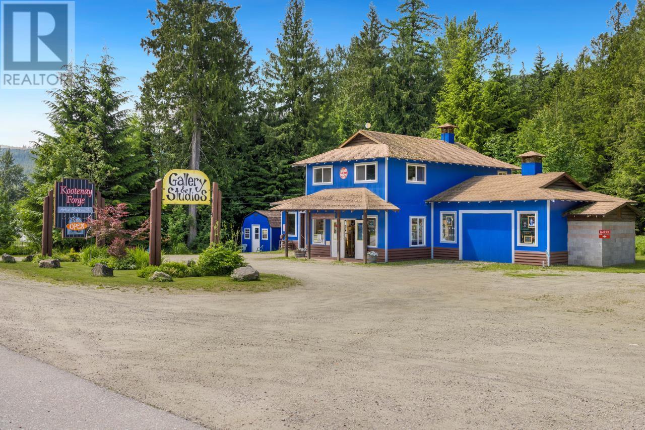 16095 3a Highway, Crawford Bay, British Columbia  V0B 1E0 - Photo 1 - 2471811