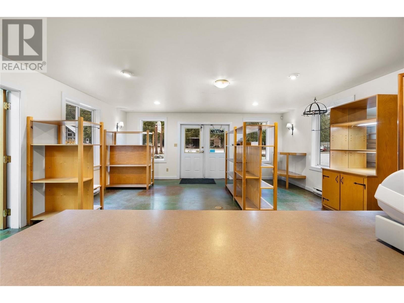 16095 3a Highway, Crawford Bay, British Columbia  V0B 1E0 - Photo 16 - 2471811