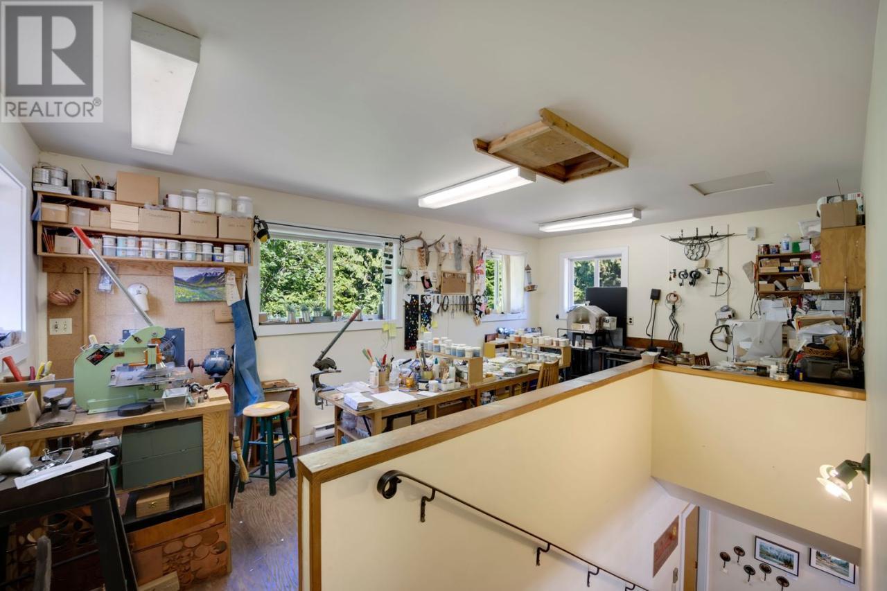 16095 3a Highway, Crawford Bay, British Columbia  V0B 1E0 - Photo 39 - 2471811