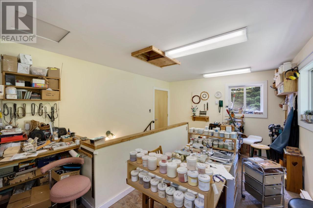 16095 3a Highway, Crawford Bay, British Columbia  V0B 1E0 - Photo 40 - 2471811