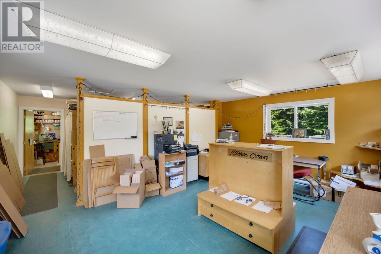16095 3a Highway, Crawford Bay, British Columbia  V0B 1E0 - Photo 42 - 2471811