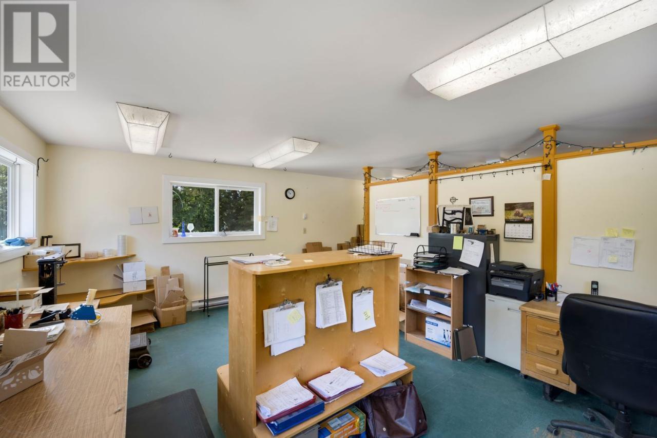 16095 3a Highway, Crawford Bay, British Columbia  V0B 1E0 - Photo 43 - 2471811