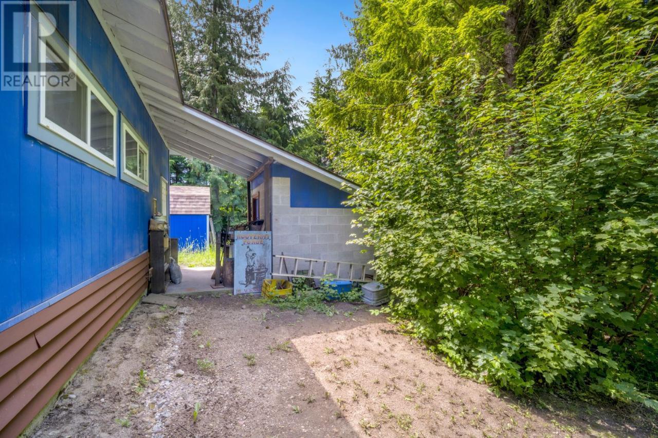 16095 3a Highway, Crawford Bay, British Columbia  V0B 1E0 - Photo 45 - 2471811