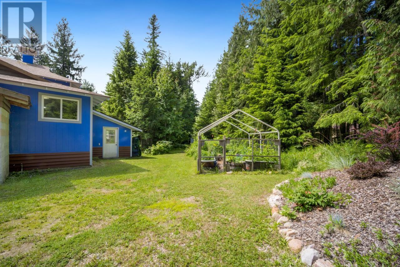 16095 3a Highway, Crawford Bay, British Columbia  V0B 1E0 - Photo 47 - 2471811