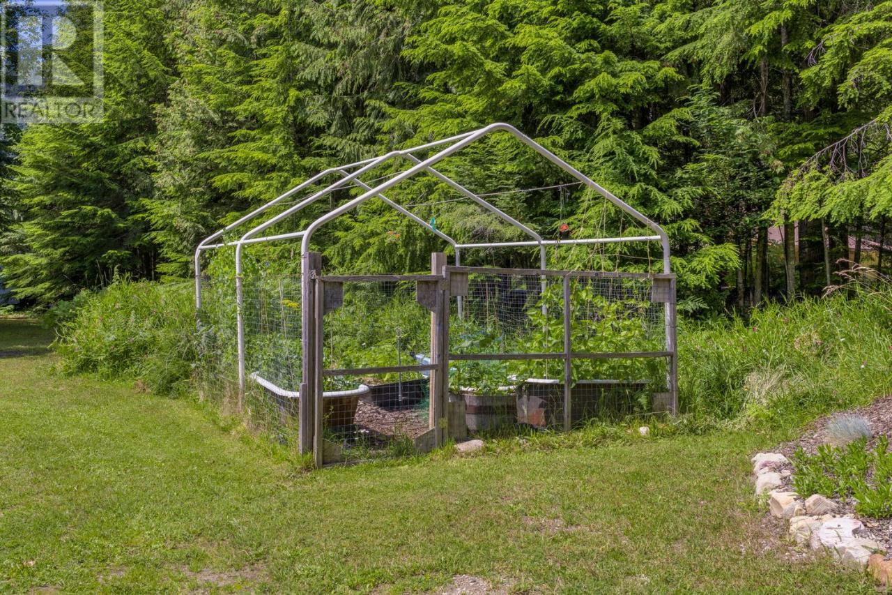 16095 3a Highway, Crawford Bay, British Columbia  V0B 1E0 - Photo 48 - 2471811