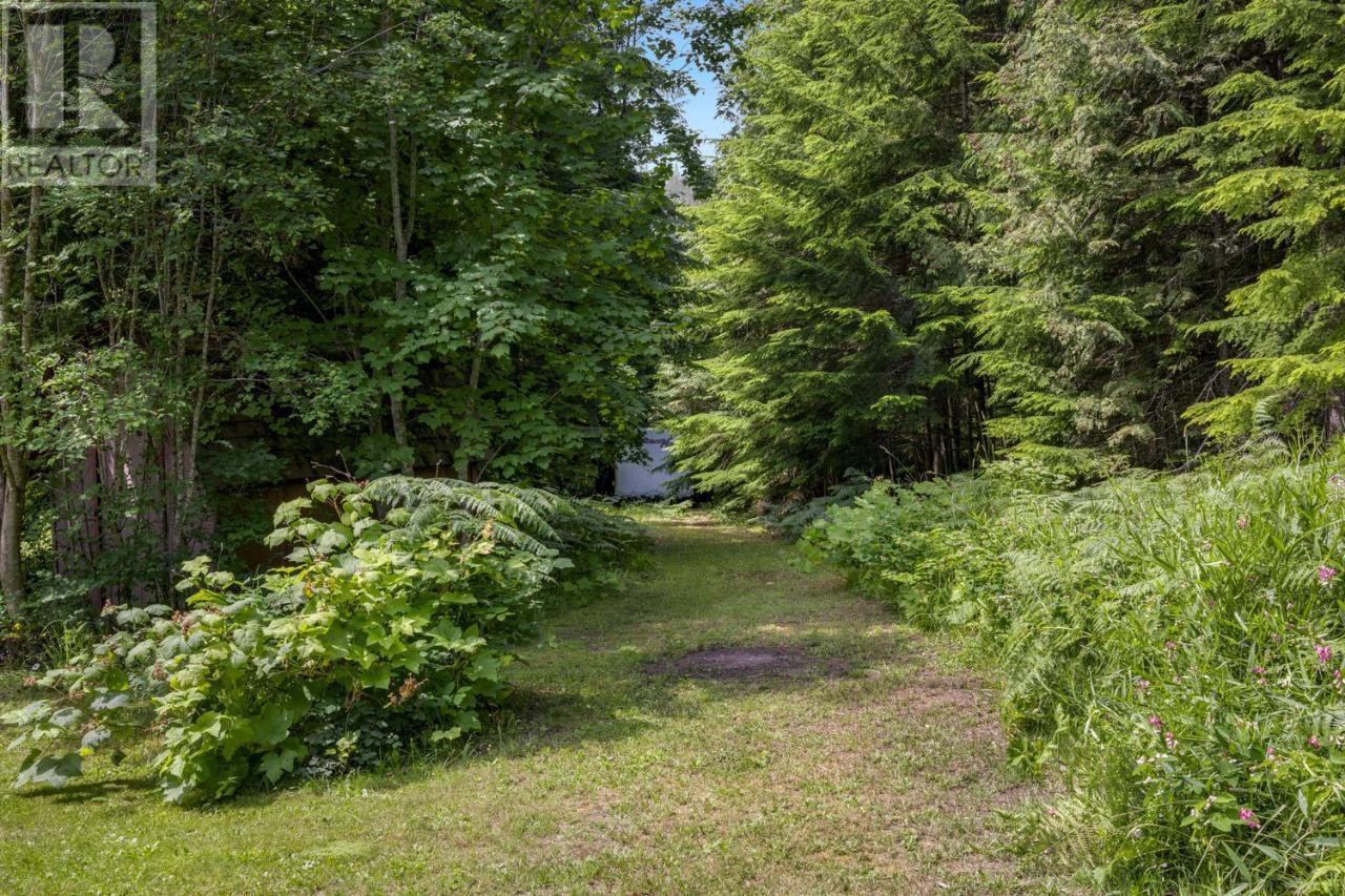 16095 3a Highway, Crawford Bay, British Columbia  V0B 1E0 - Photo 49 - 2471811