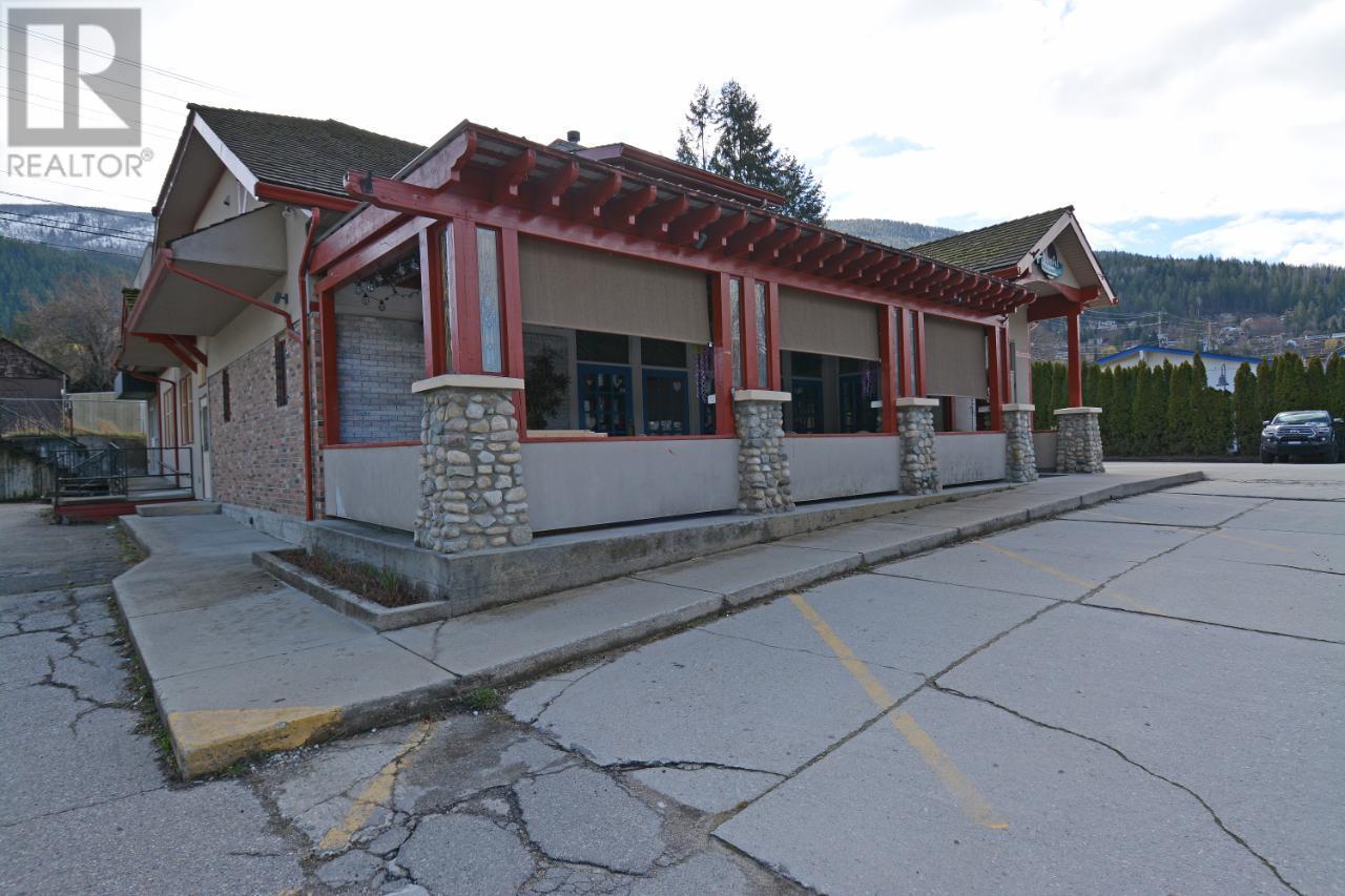 712 Nelson Avenue, Nelson, British Columbia  V1L 2N7 - Photo 4 - 2472075