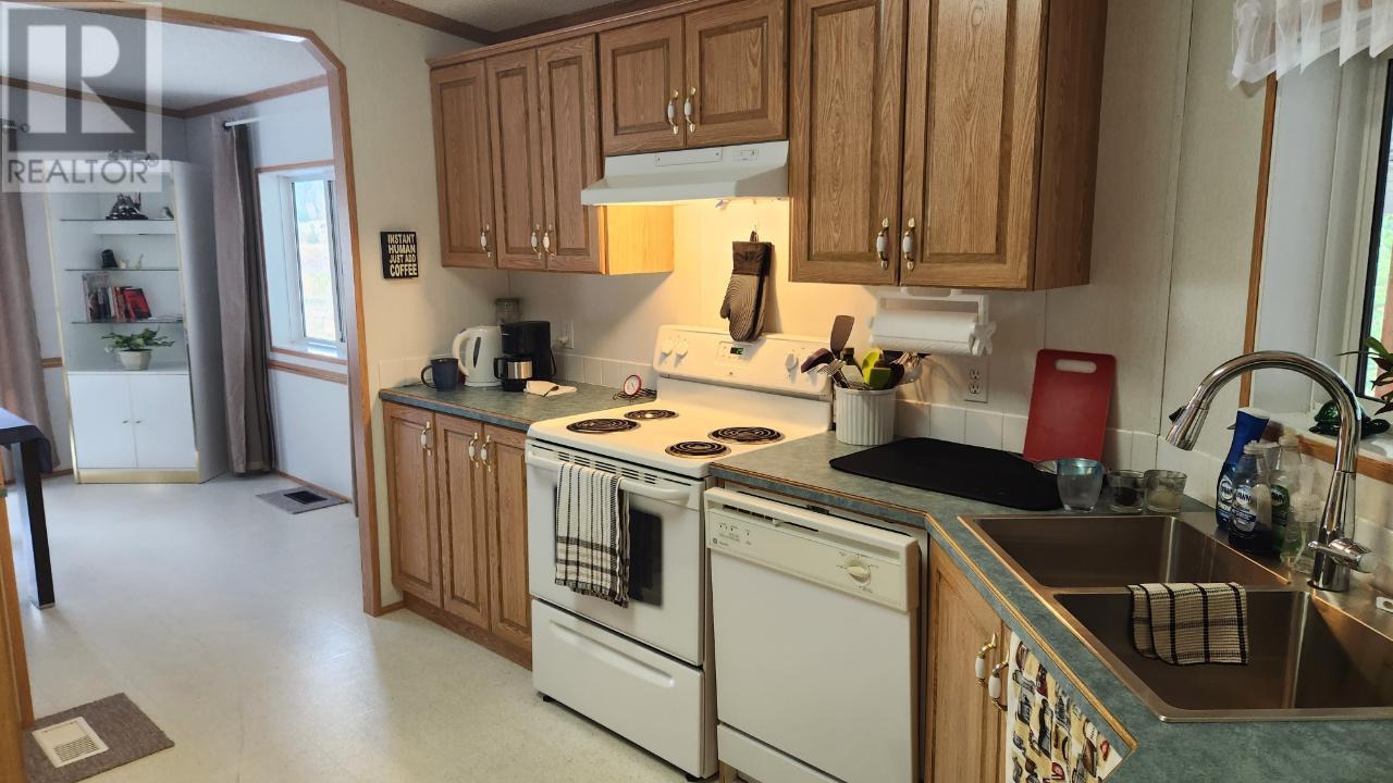 1518 Hwy 3a Unit# 1, Out Of Area, British Columbia  V0X 1N6 - Photo 2 - 201416