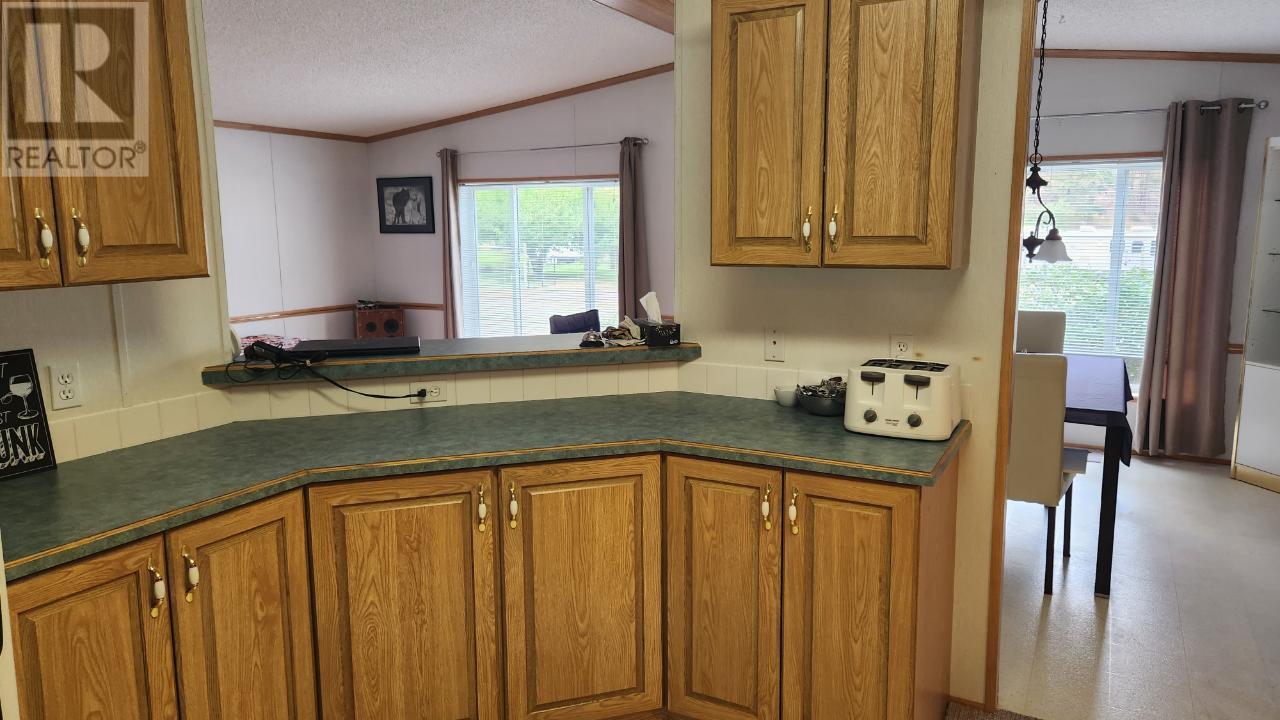 1518 Hwy 3a Unit# 1, Out Of Area, British Columbia  V0X 1N6 - Photo 4 - 201416