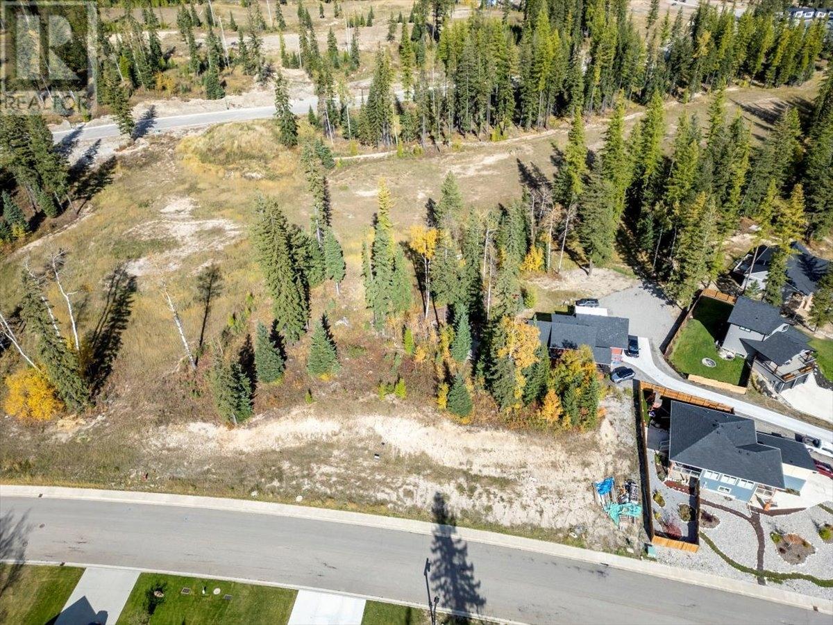 2268 Black Hawk Drive, Sparwood, British Columbia  V0B 2G2 - Photo 2 - 2473658