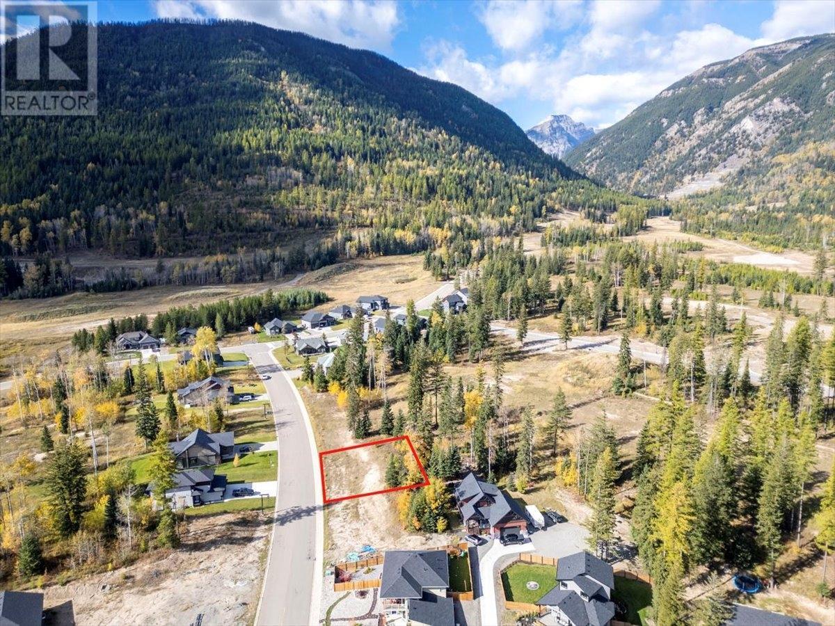 2268 Black Hawk Drive, Sparwood, British Columbia  V0B 2G2 - Photo 5 - 2473658