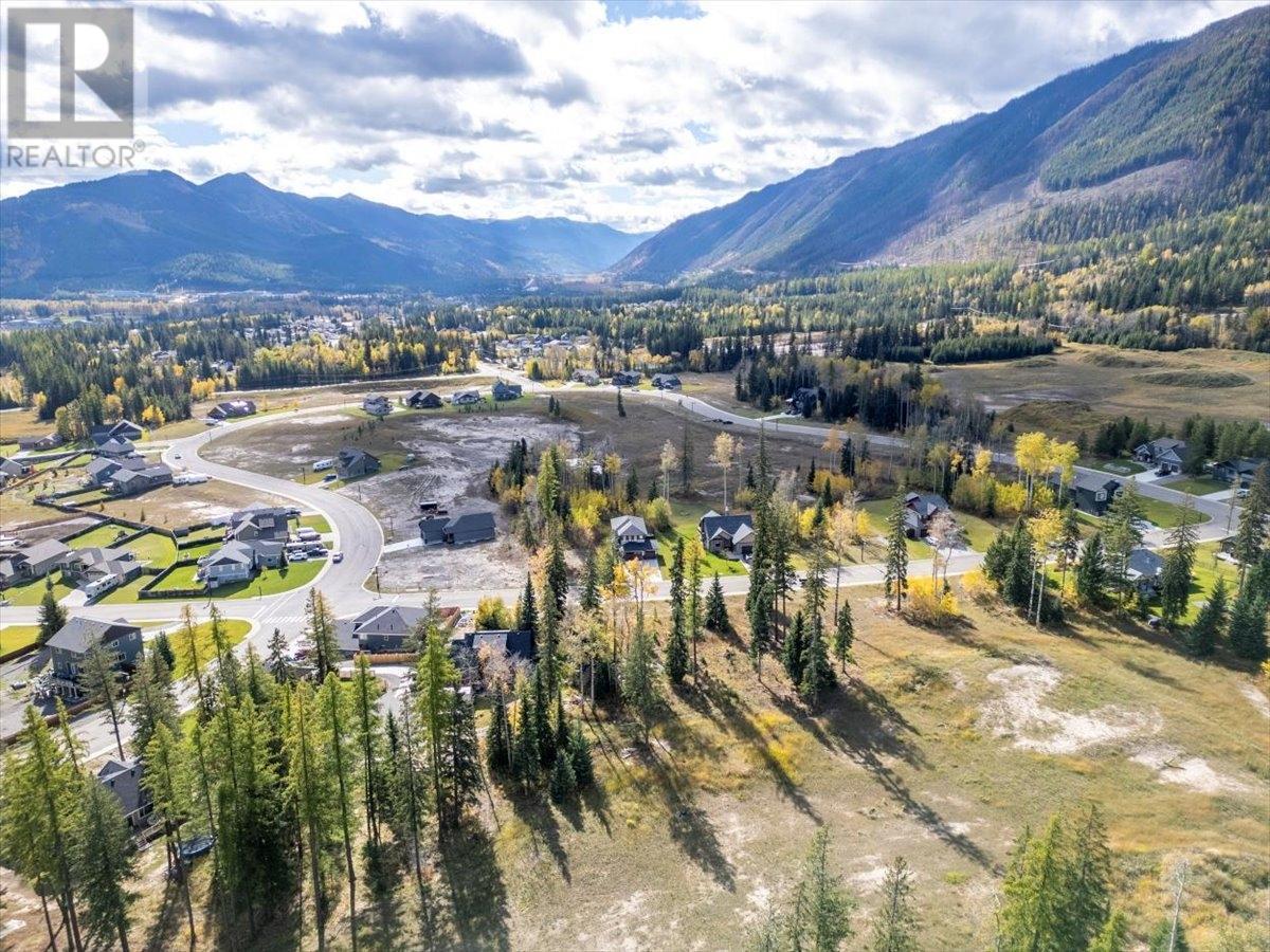 2268 Black Hawk Drive, Sparwood, British Columbia  V0B 2G2 - Photo 8 - 2473658