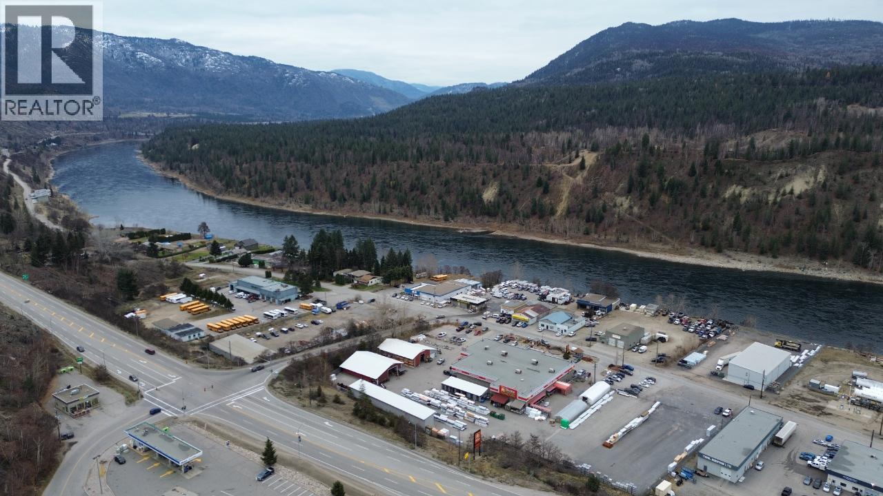 8195 Old Waneta Road, Trail, British Columbia  V1R 4W9 - Photo 4 - 2474050