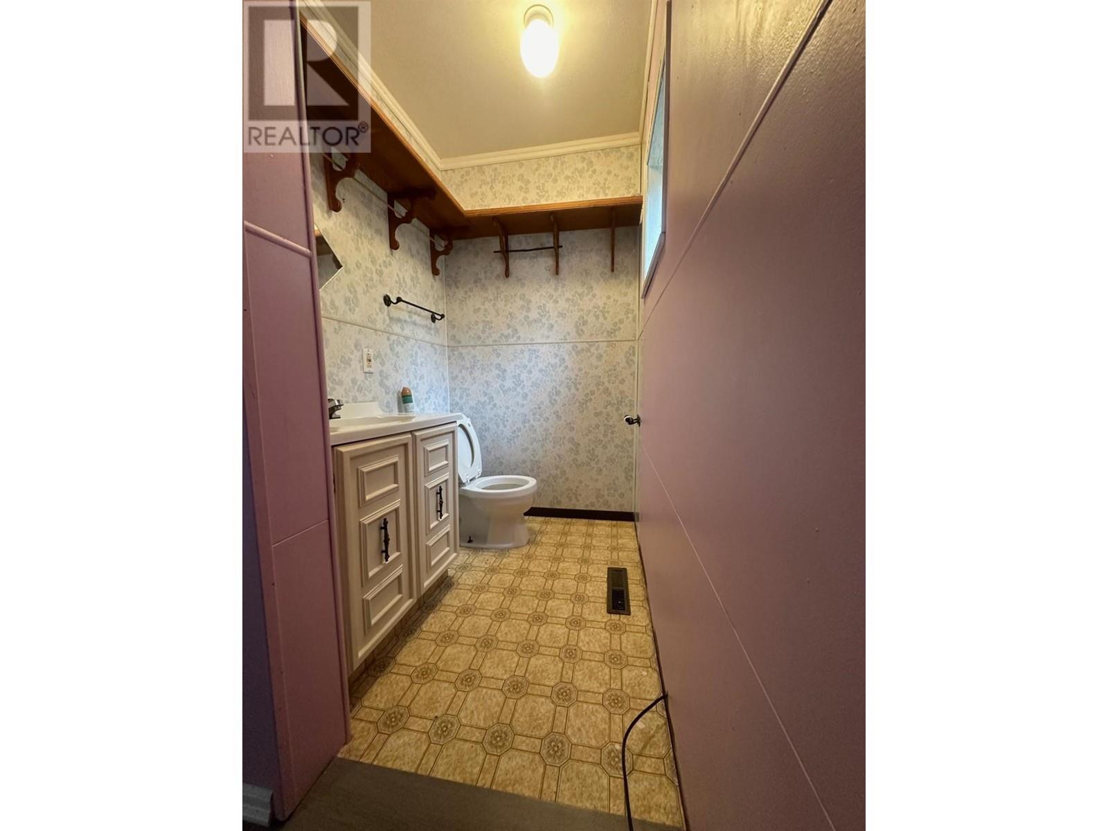 319 Newman Street, Kitchener, British Columbia  V0B 1W1 - Photo 12 - 2474325
