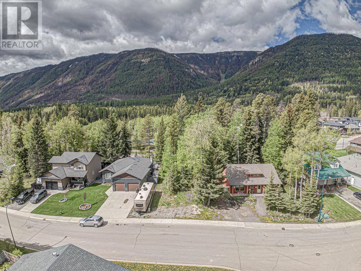 1323 Wildwood Drive, Sparwood, British Columbia  V0B 2G2 - Photo 7 - 2474466