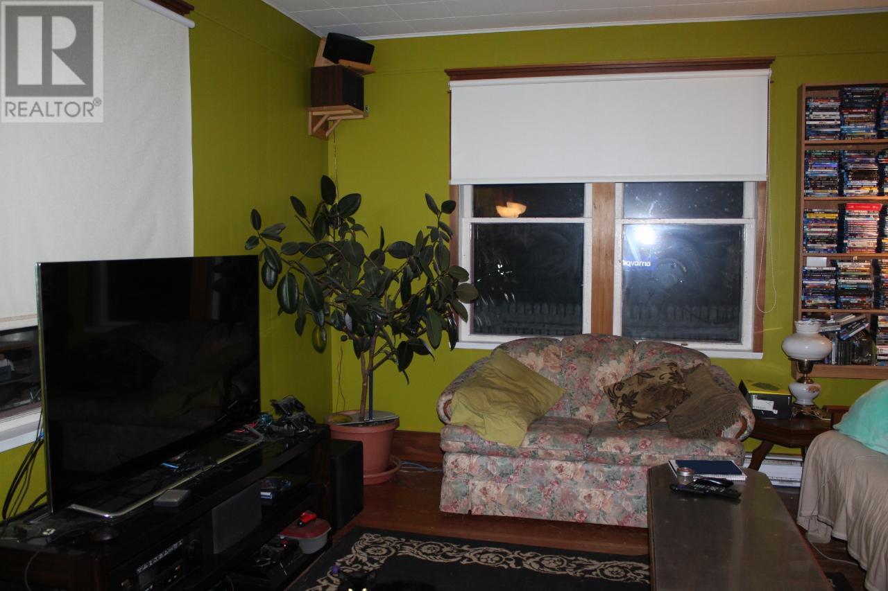 102 1st Avenue, Nakusp, British Columbia  V0G 1R0 - Photo 5 - 2474550