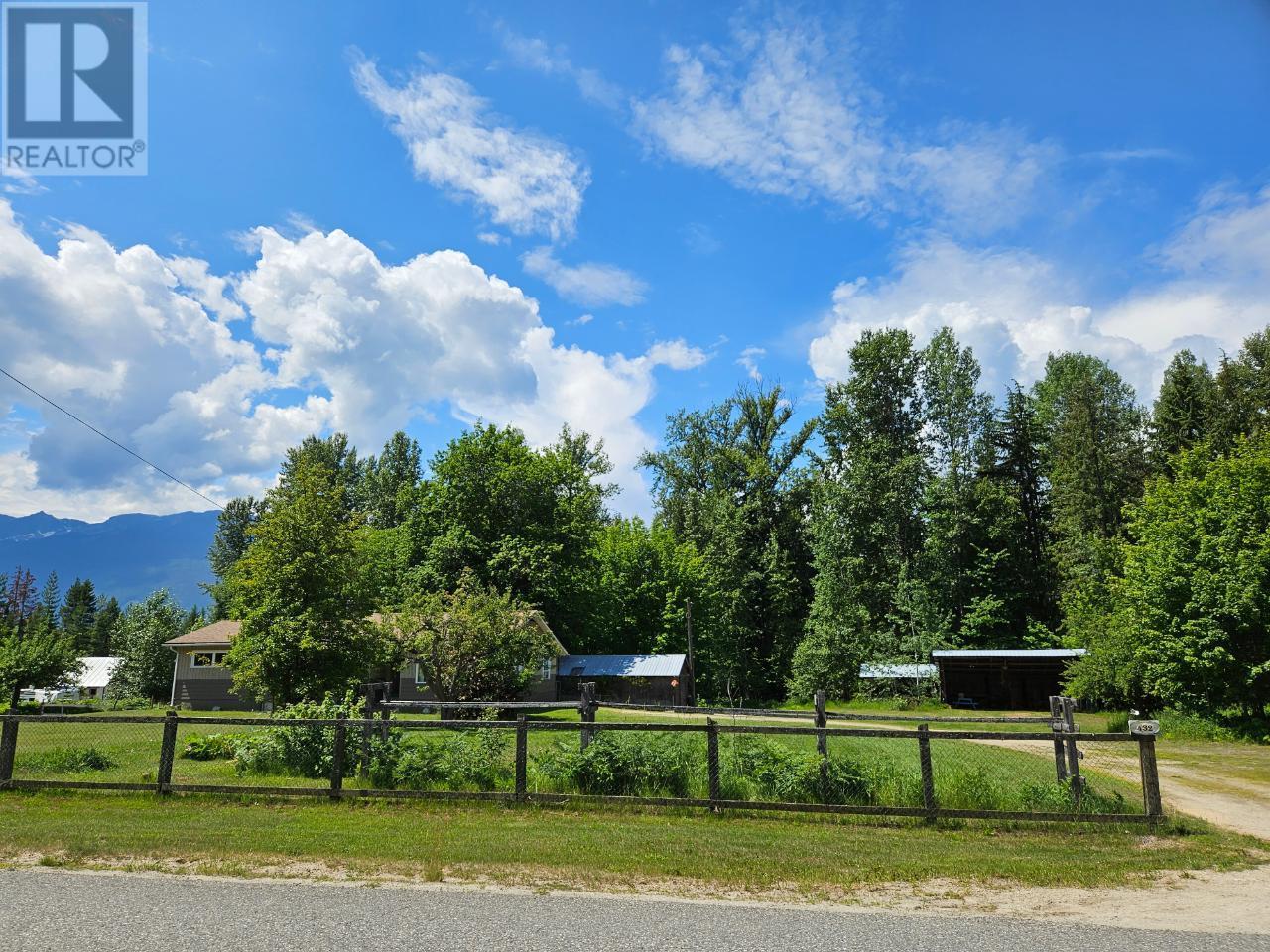 432 Alexander Road, Nakusp, British Columbia  V0G 1R1 - Photo 4 - 2474563