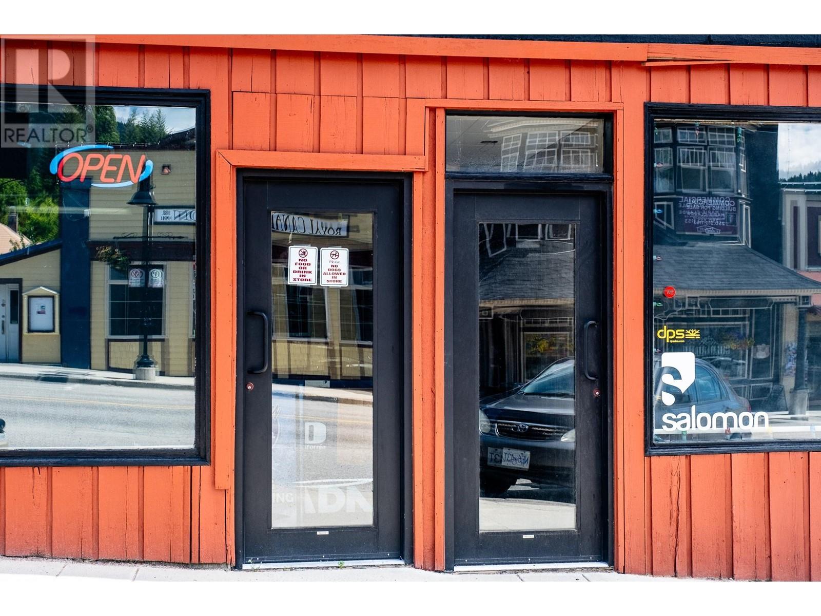 2080 Washington Street, Rossland, British Columbia  V0G 1Y0 - Photo 11 - 2474569
