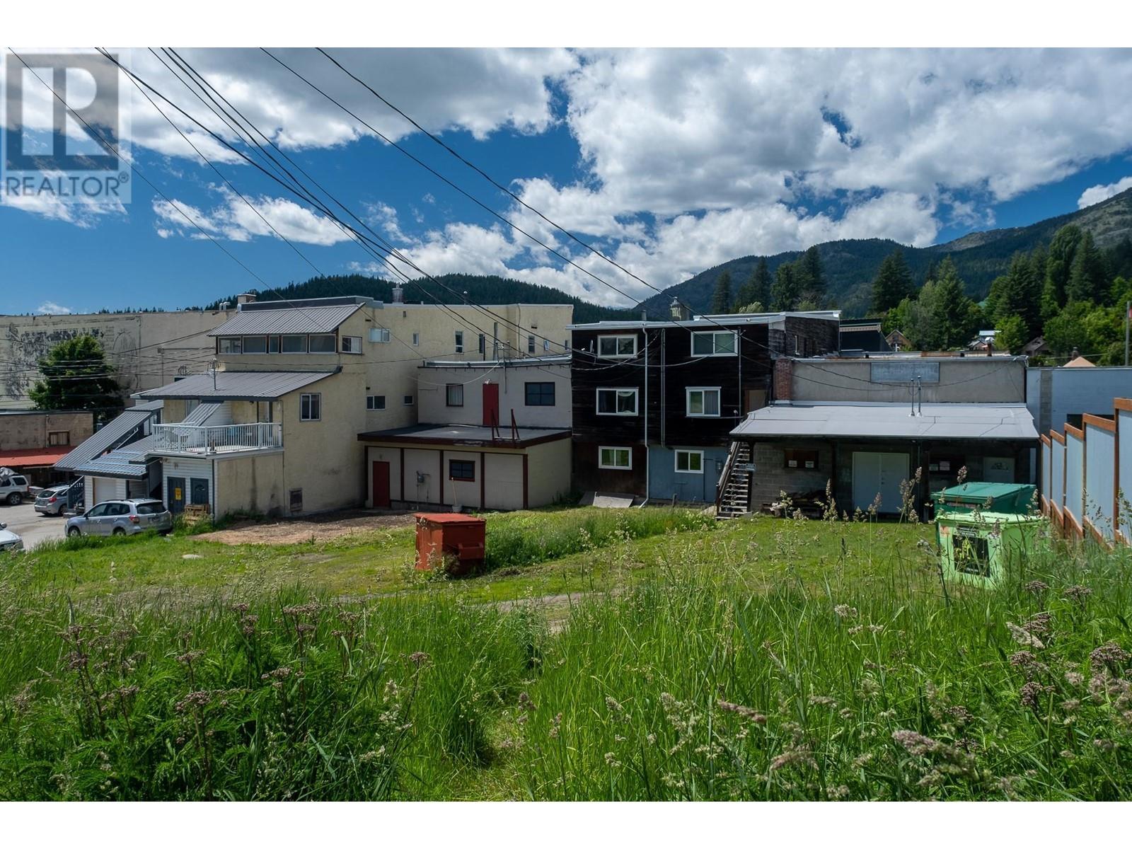 2080 Washington Street, Rossland, British Columbia  V0G 1Y0 - Photo 13 - 2474569