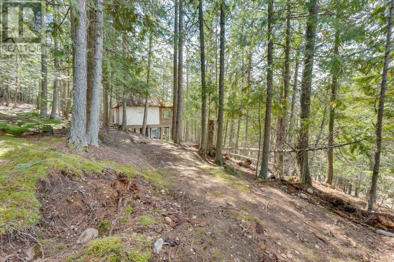 14448 3a Highway, Gray Creek, British Columbia  V0B 1S0 - Photo 15 - 2474989