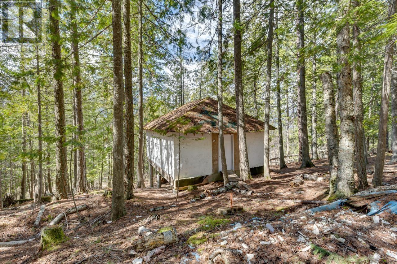 14448 3a Highway, Gray Creek, British Columbia  V0B 1S0 - Photo 16 - 2474989
