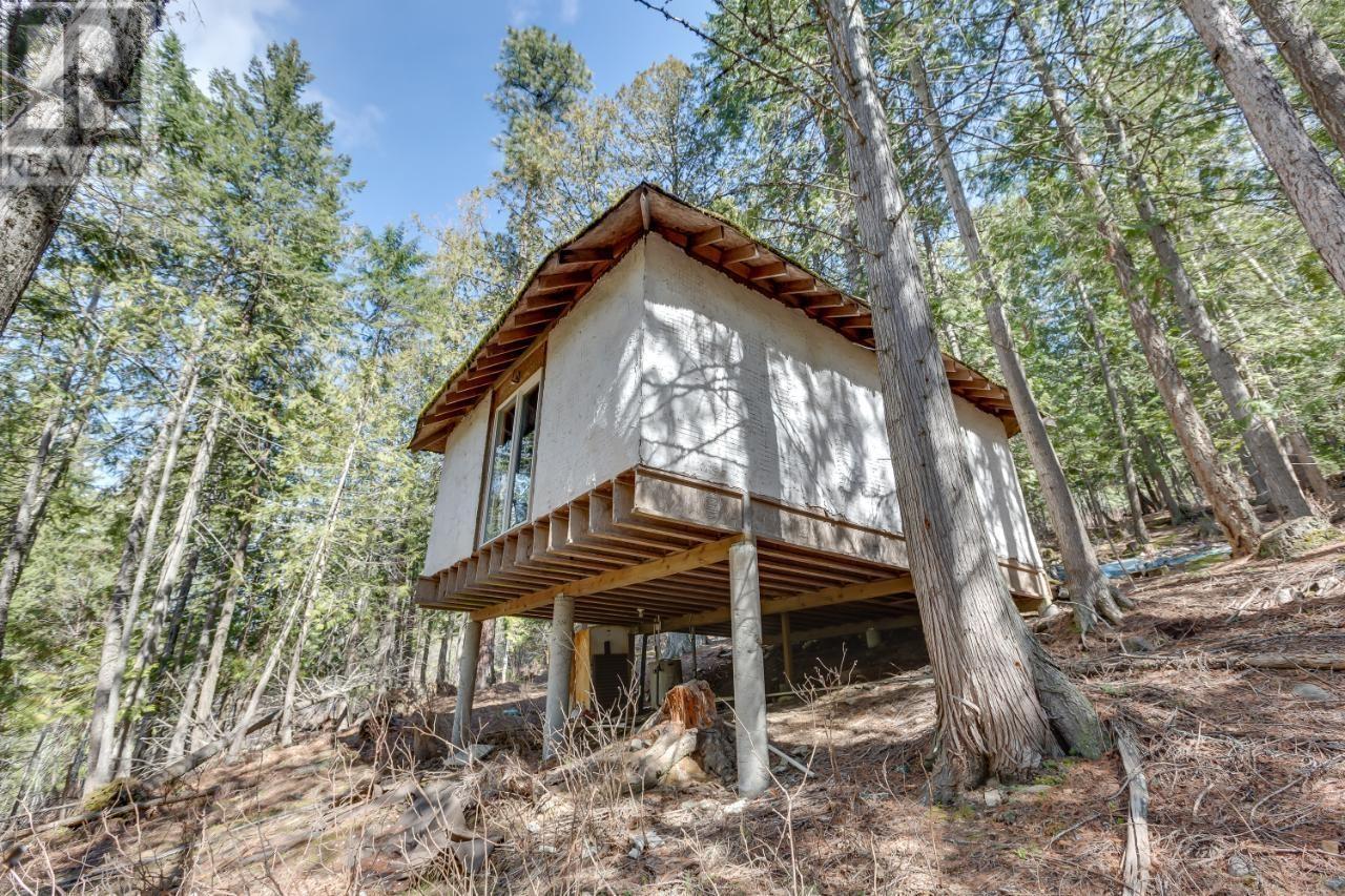 14448 3a Highway, Gray Creek, British Columbia  V0B 1S0 - Photo 17 - 2474989