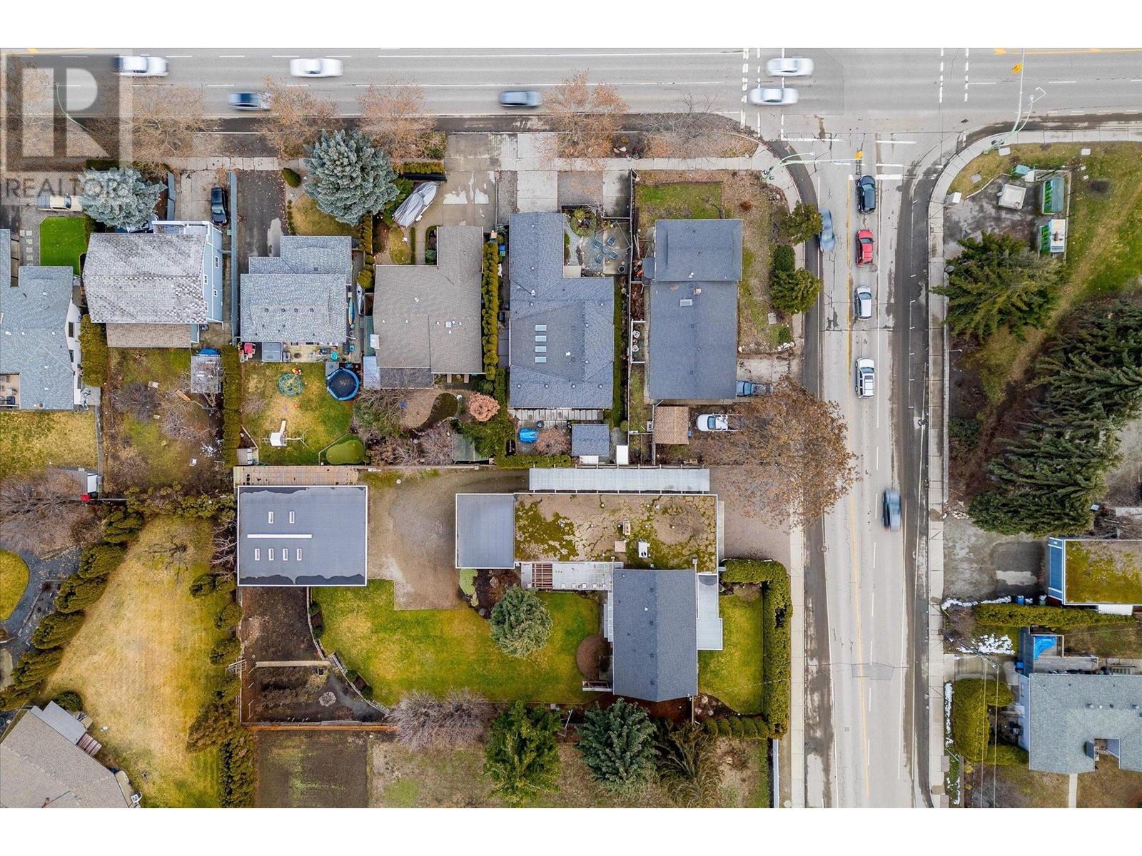 1198 Raymer Avenue, Kelowna, British Columbia  V1Y 5A1 - Photo 3 - 10305115