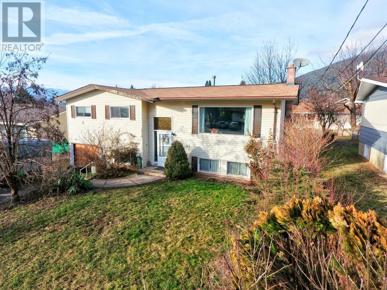 1818 Ash Street, Creston, British Columbia  V0B 1G5 - Photo 1 - 2475243