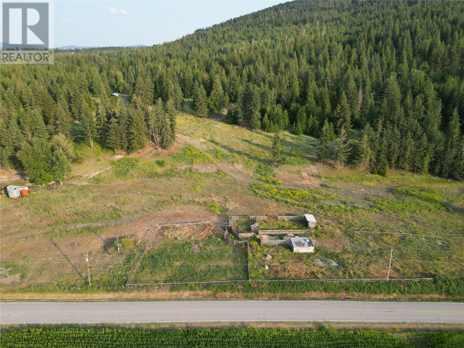 5115 Salmon River Road, Armstrong, British Columbia  V0E 1B4 - Photo 2 - 10306342