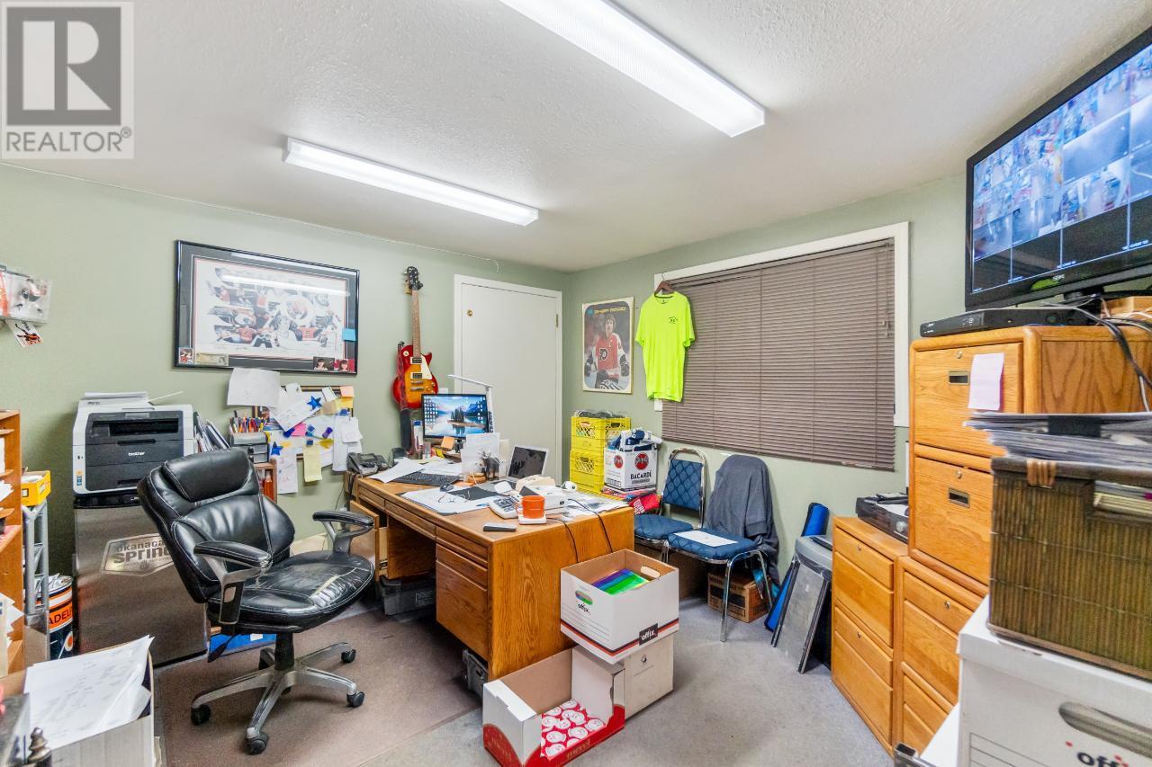 2593 Broadwater Road, Castlegar, British Columbia  V0G 1X0 - Photo 35 - 2475519