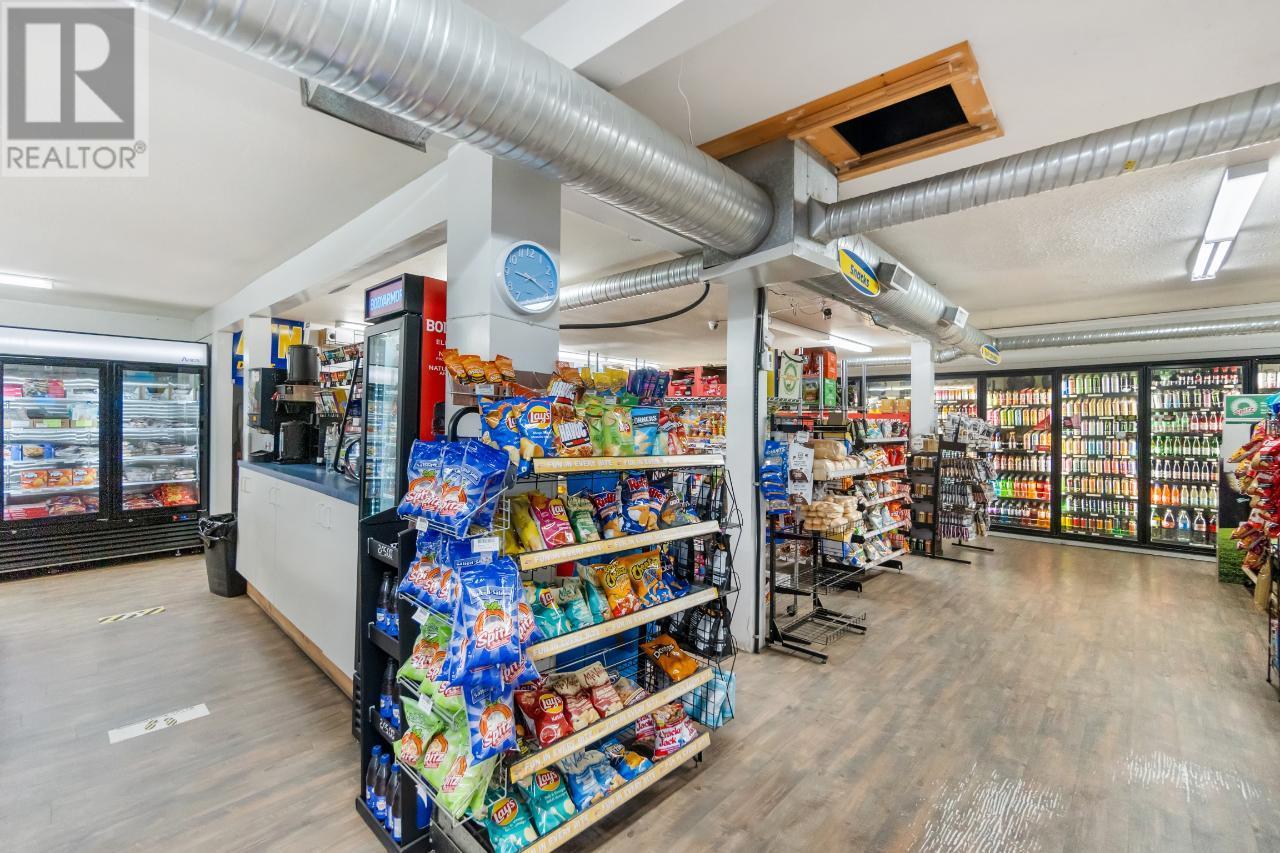 2593 Broadwater Road, Castlegar, British Columbia  V0G 1X0 - Photo 45 - 2475519