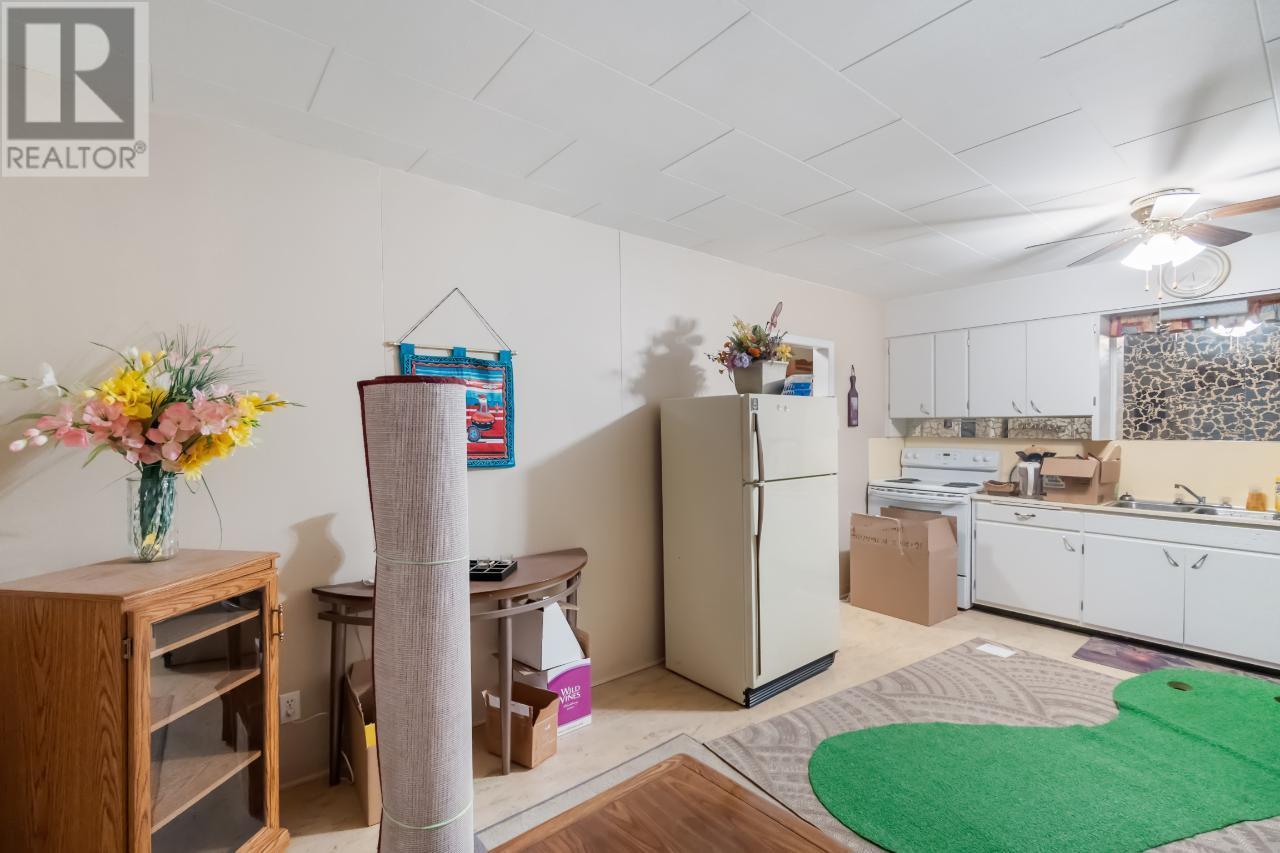2593 Broadwater Road, Castlegar, British Columbia  V0G 1X0 - Photo 48 - 2475519