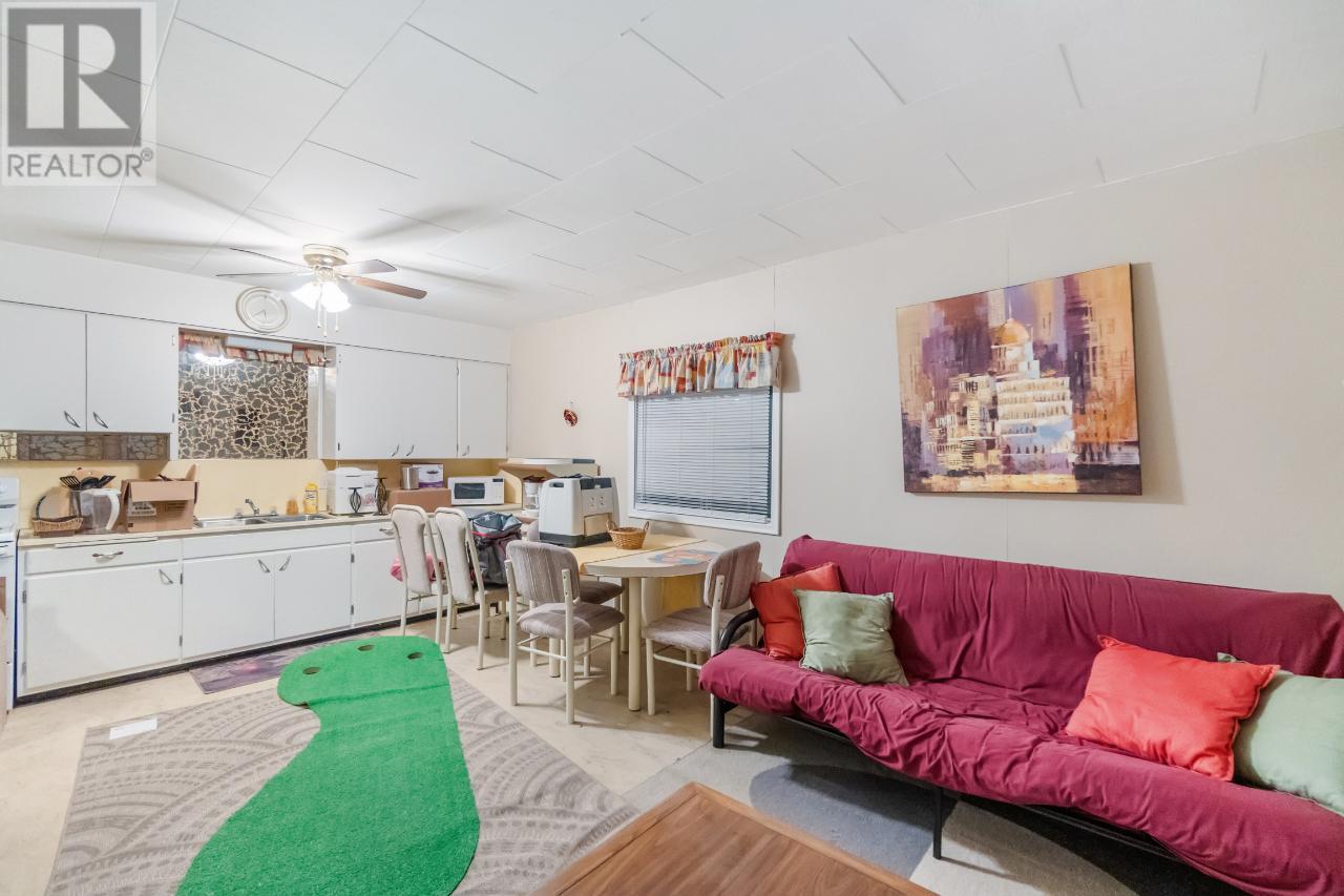 2593 Broadwater Road, Castlegar, British Columbia  V0G 1X0 - Photo 49 - 2475519