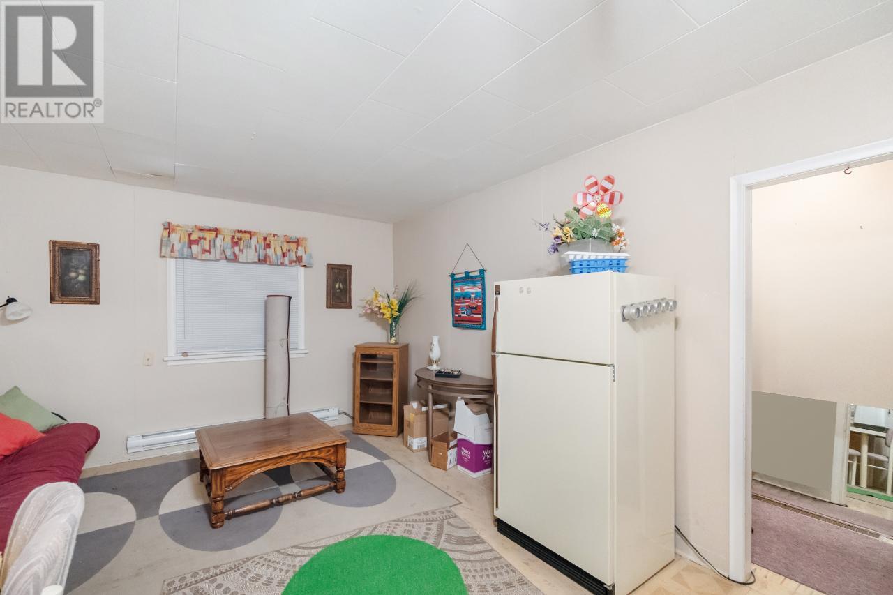 2593 Broadwater Road, Castlegar, British Columbia  V0G 1X0 - Photo 52 - 2475519