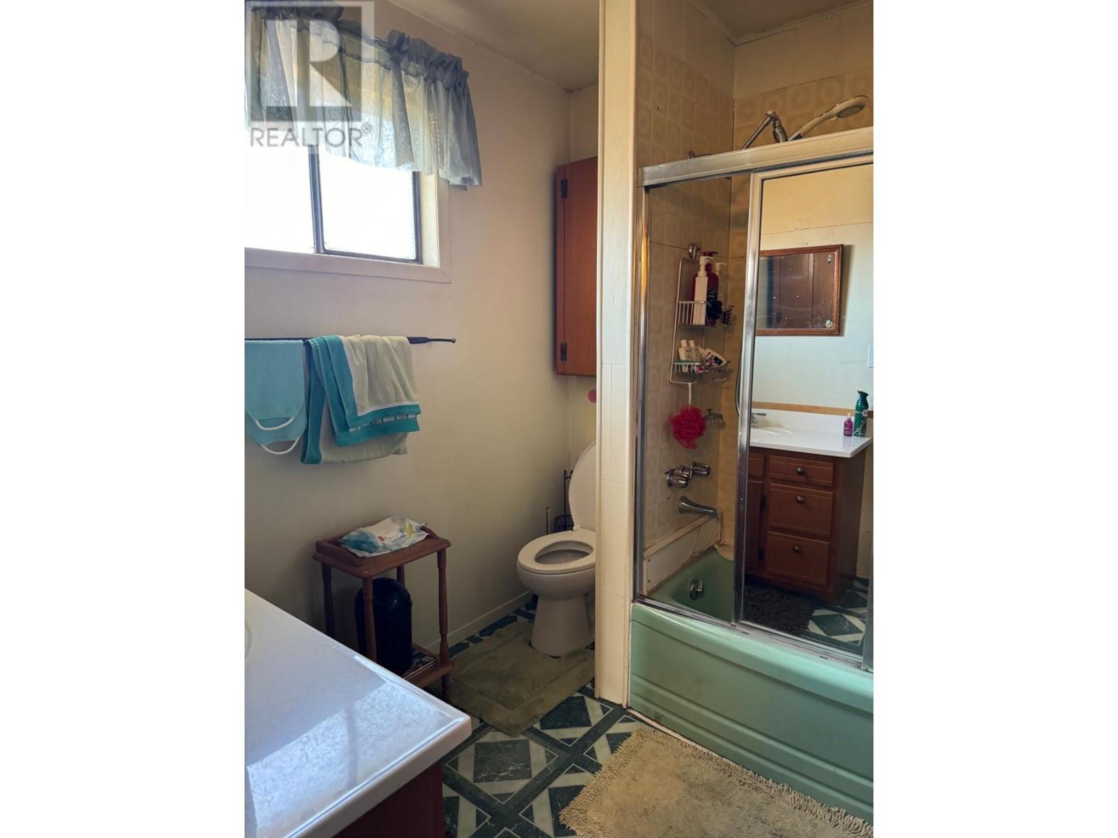1005 Railway Boulevard, Creston, British Columbia  V0B 1G3 - Photo 13 - 2475518