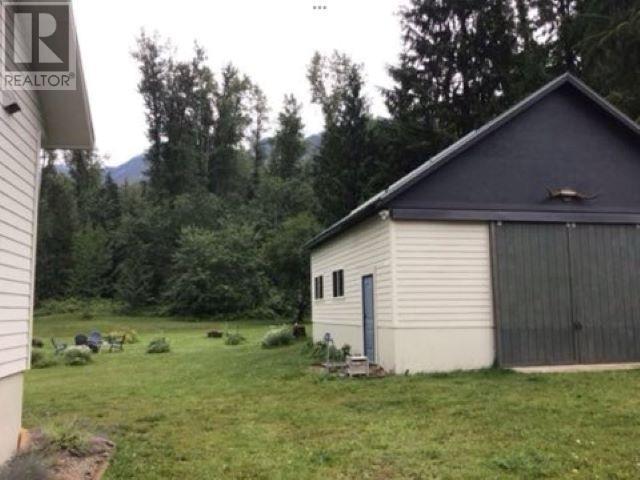 153 Wildwood Road, Nakusp, British Columbia  V0G 1R1 - Photo 34 - 2475635