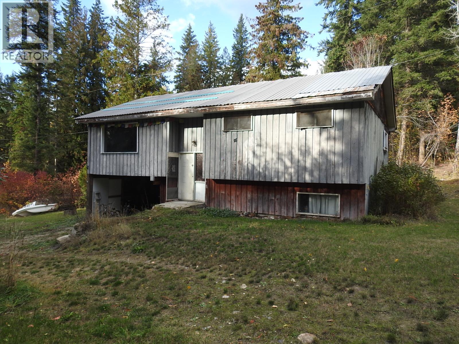 50 East Poirier Road, Mara, British Columbia  V0E 2K0 - Photo 1 - 10308875