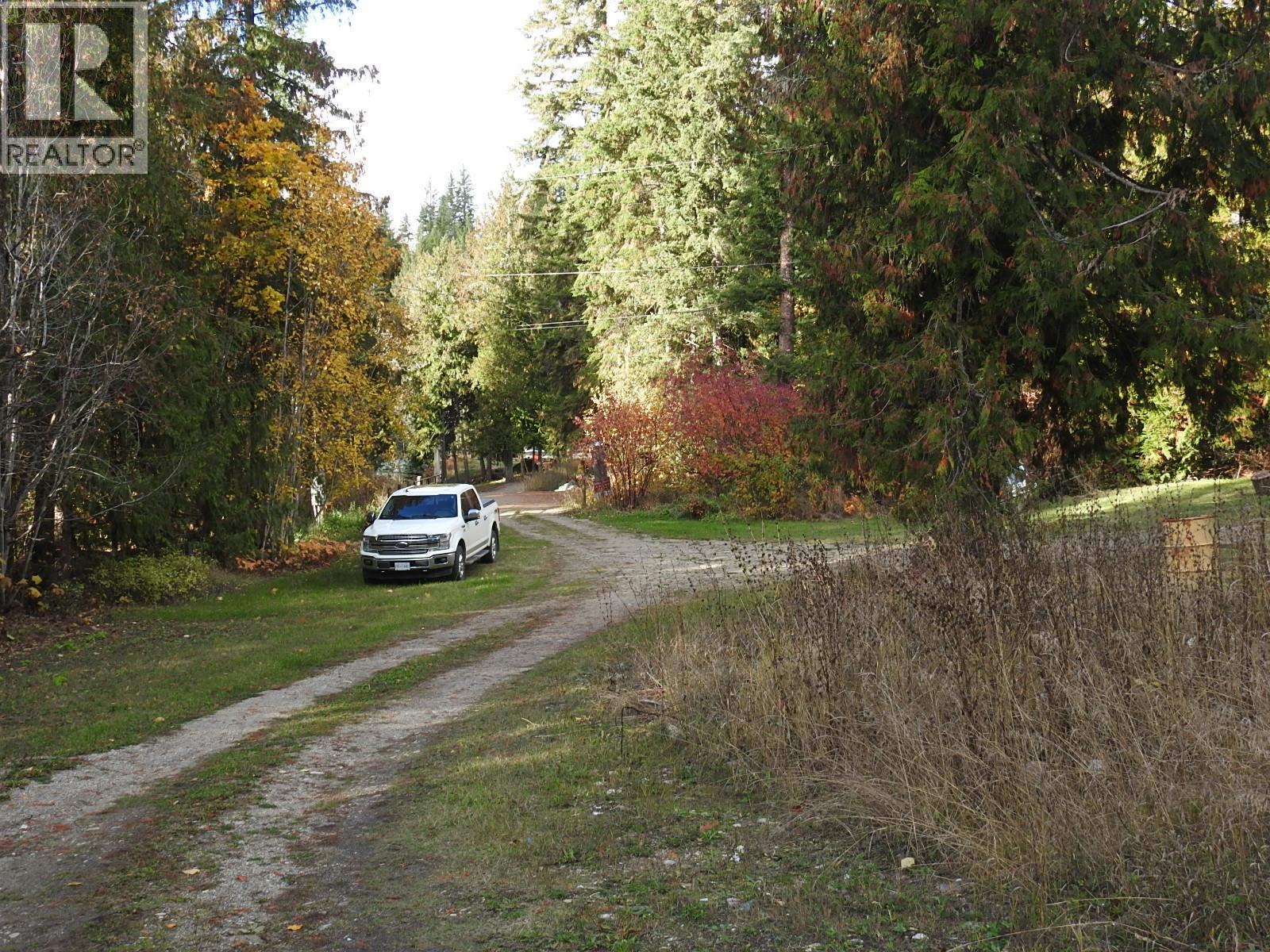 50 East Poirier Road, Mara, British Columbia  V0E 2K0 - Photo 3 - 10308875