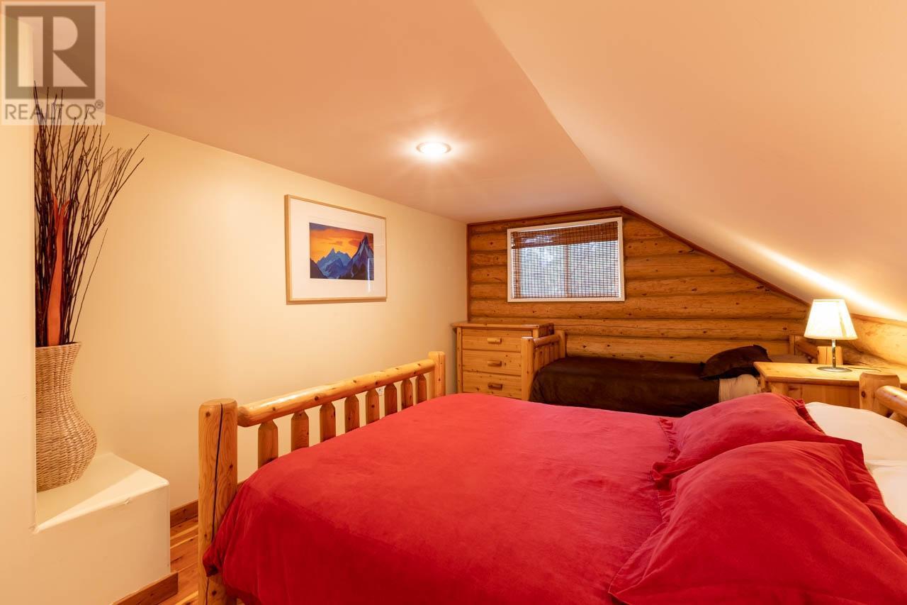 823 Crandall Road, Golden, British Columbia  V0A 1H2 - Photo 9 - 2476180